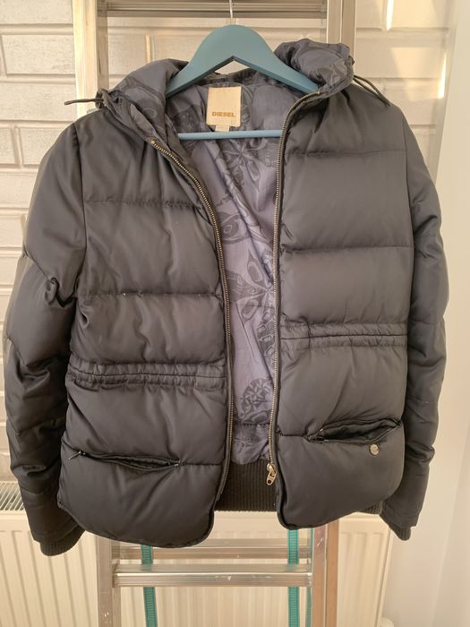 Продам жіночий фірмовий пуховик