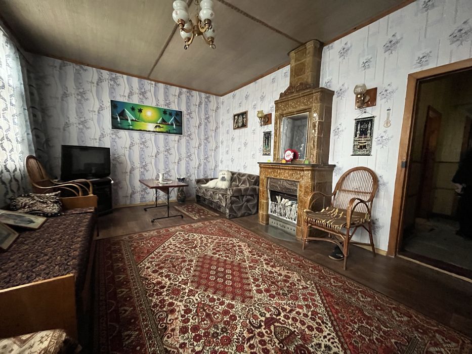 Дача з грубою, великим каміном та банею