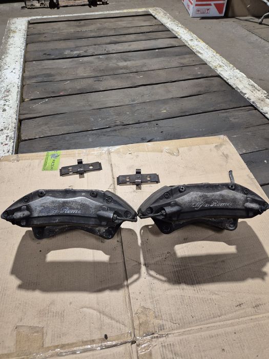 Zaciski Brembo z Alfy 166 3.0