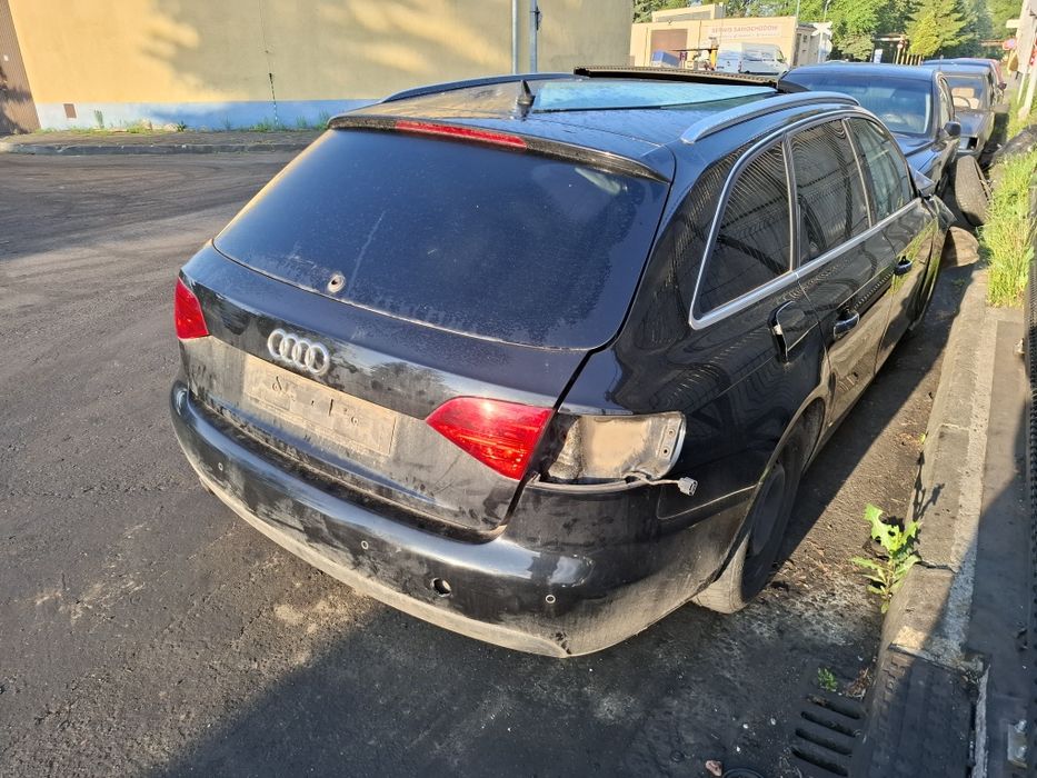 Audi a4b8 klapa .drzwi