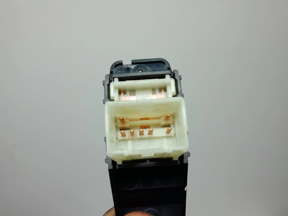 Comando / botão / interruptor vidros frente direito KIA Stonic (YB)