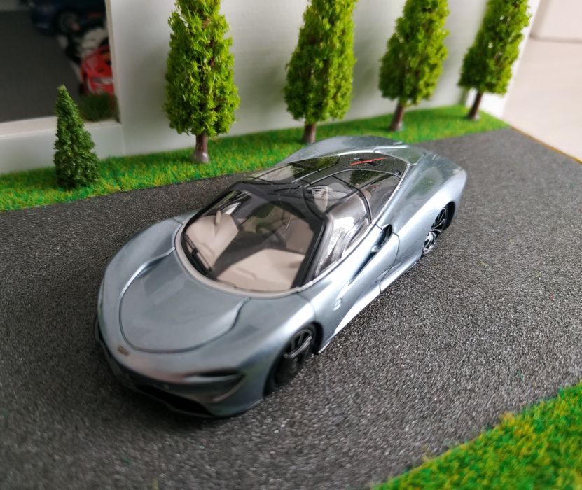 McLaren Speedtail 1:64 LCD