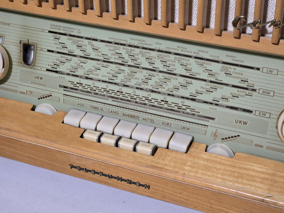 Rádio antigo reparado Telefunken