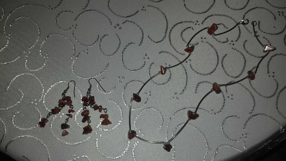 Sprzedam biżuterię.