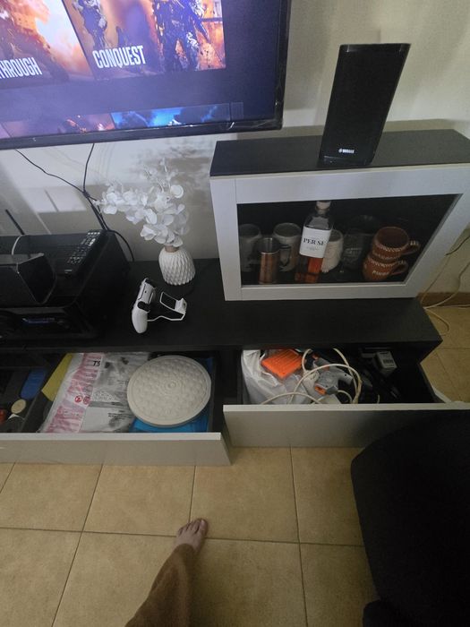 Móvel TV IKEA BESTÅ em excelente estado