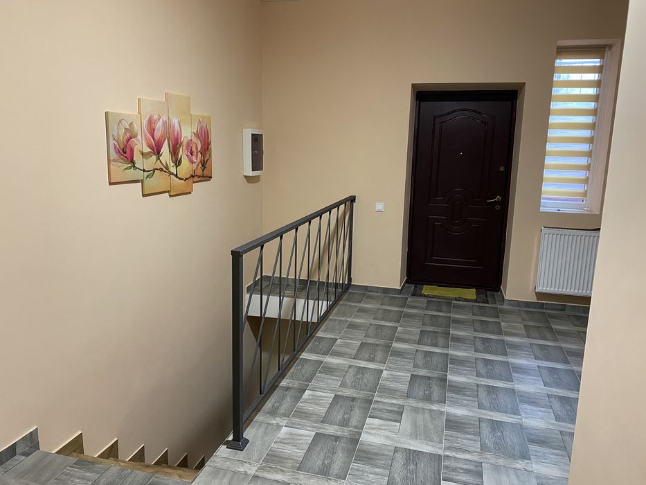 Продаж дворівневої 2-х кімнатноі квартири.Власник 100 кв м