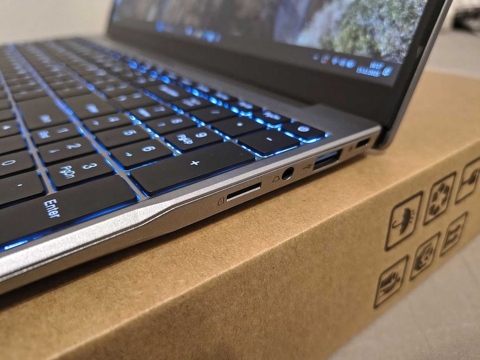 Nowy smukły szybki laptop 3.4GHz/512GB/16GB/WiFi/FullHD/USB-C/Win11Pro