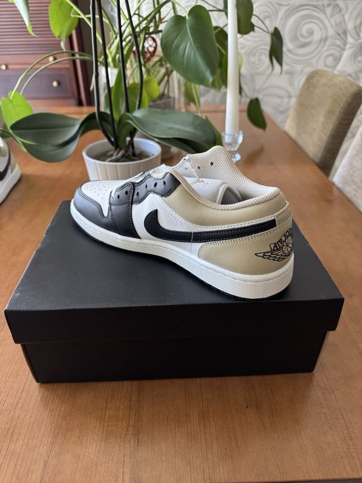 Nike Air Jordan 1 Summit White/Off Noir (Novos, Tamanho 44)