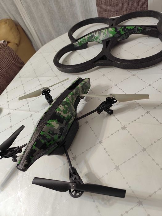 Drone parrot  2.0446993298632232961