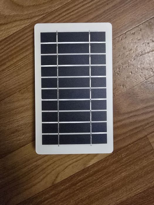 Зарядное устройство на солнечной батареи.