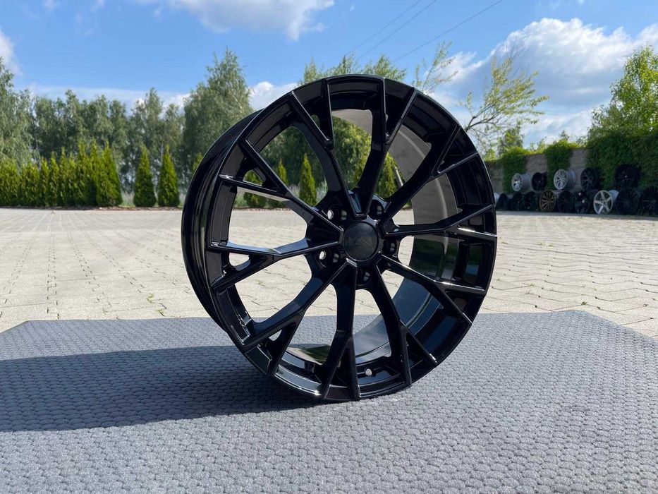 Felgi aluminiowe AGT 18283  18″ 8J ET42 5×112 Gloss Black