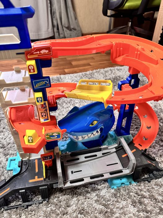 Паркінг Hot wheels, трек
