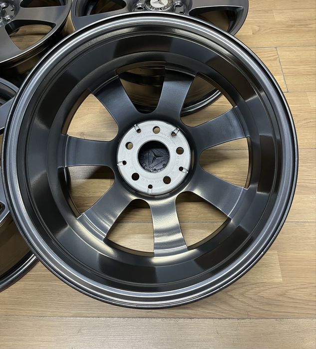 Легкосплавні оригінальні диски Mercedes 5*112R17