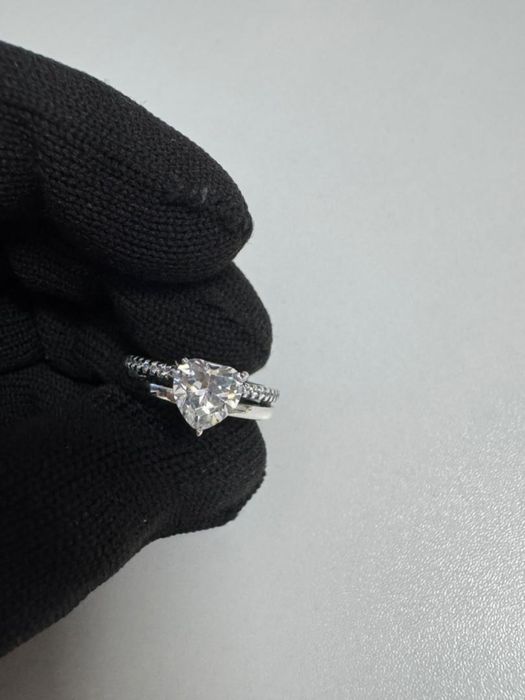 Anel Pandora, Entrega imediata