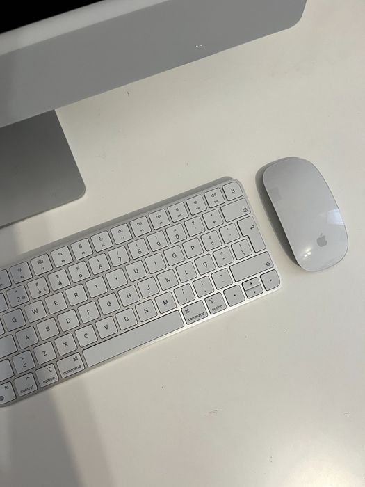 iMac 4.5K 24'' M1 8 GB / 256GB SSD / GPU 7-core Prateado