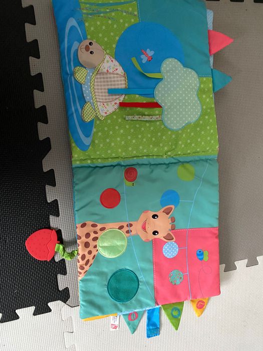 Książeczka  sensoryczna żyrafa sophie