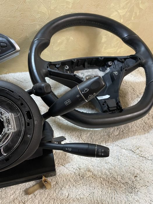 Руль,гітара,подушки салону з патронами,шлейф, Tesla model S 85D,315л/с
