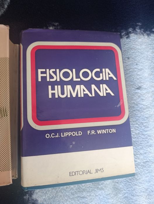 3 livros sobre fisiologia humana 1 em inglês e 2 em espanhol