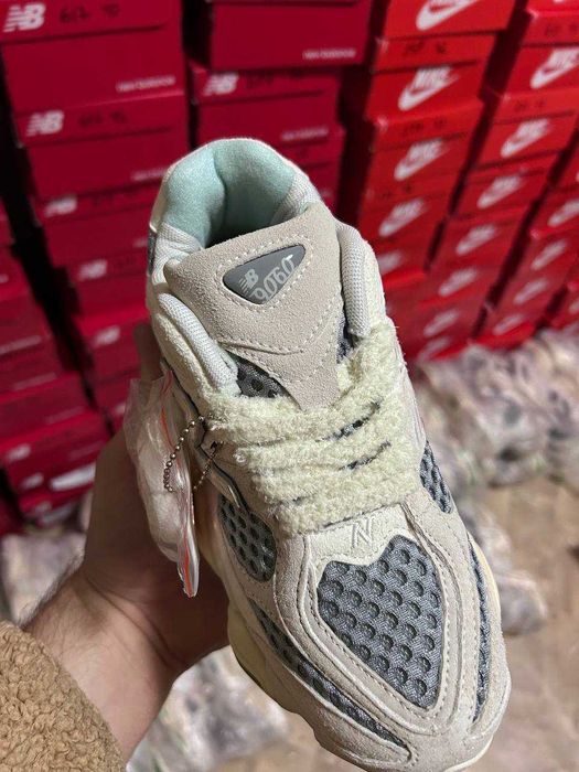 36-45 New Balance 9060 Bricks & Wood