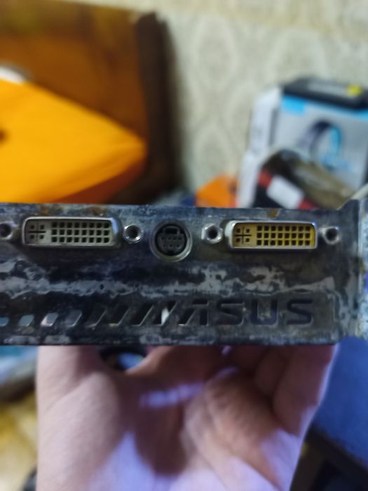 Видеокарта Asus Radeon HD 3650 Slient на 512 мб