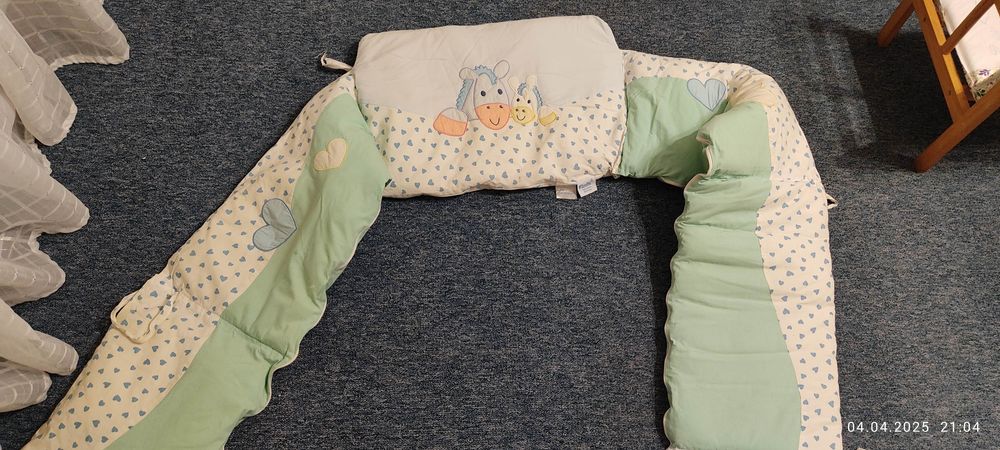 Безкоштовно Бортики в дитяче ліжечко+ органайзер ( фартушок)