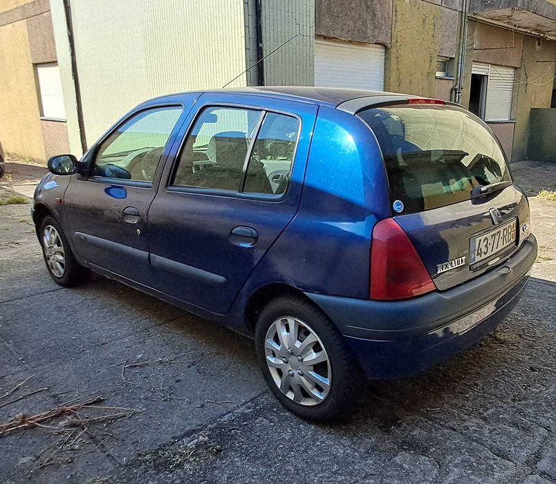 Renault Clio 1.2 RN - Poucos kms