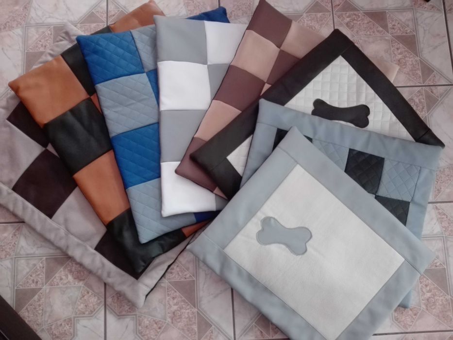 Wyprzedaż ! Niższa cena . Mata dla psa.Legowisko.