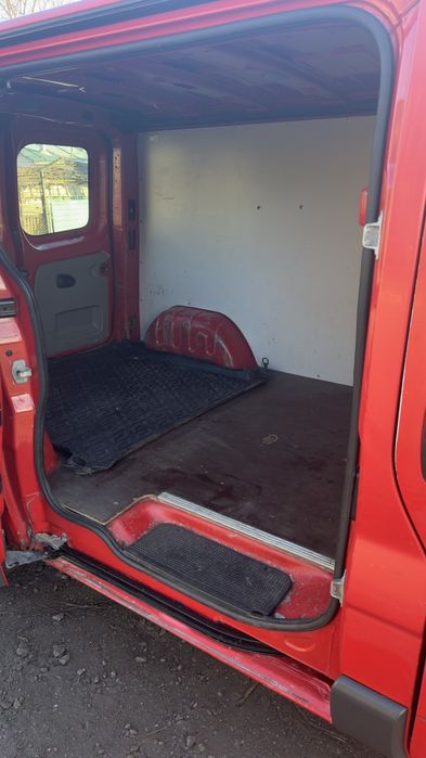 Нісан прімастар 2.0