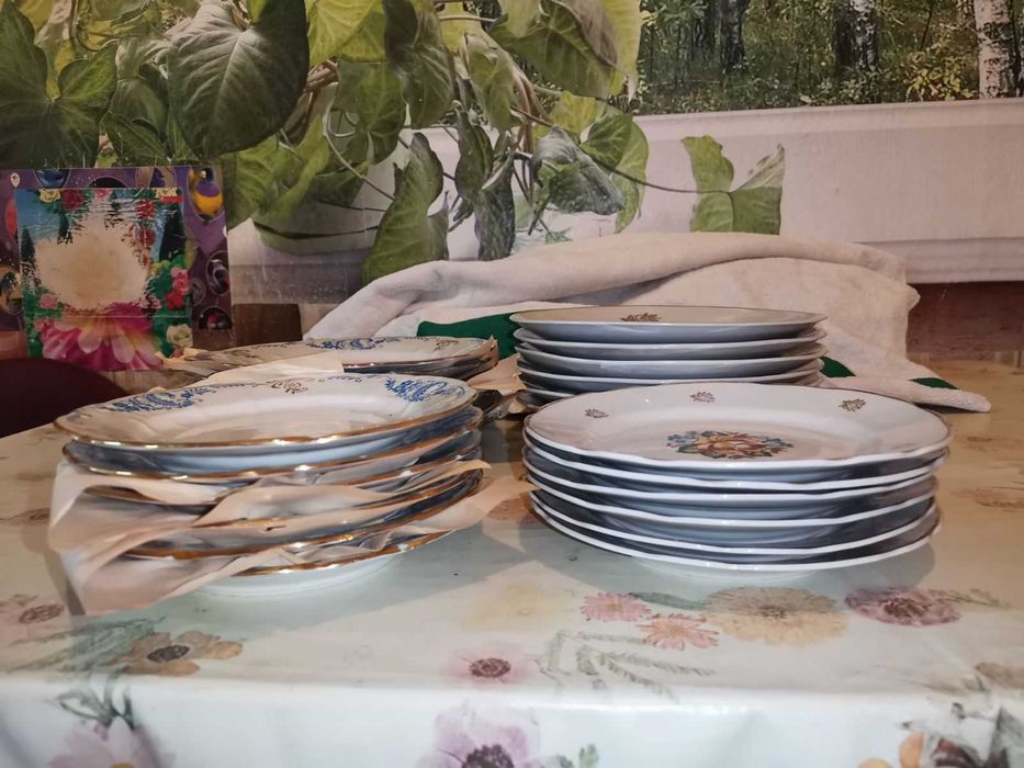 Продам комплект тарелок