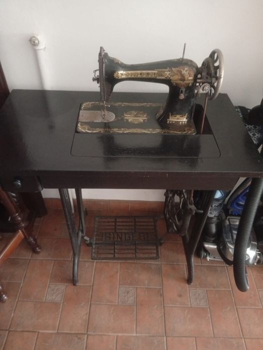 Máquina costura marca Singer 100€