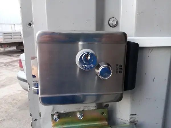 Ремонт та монтаж домофонів :: електрозамків