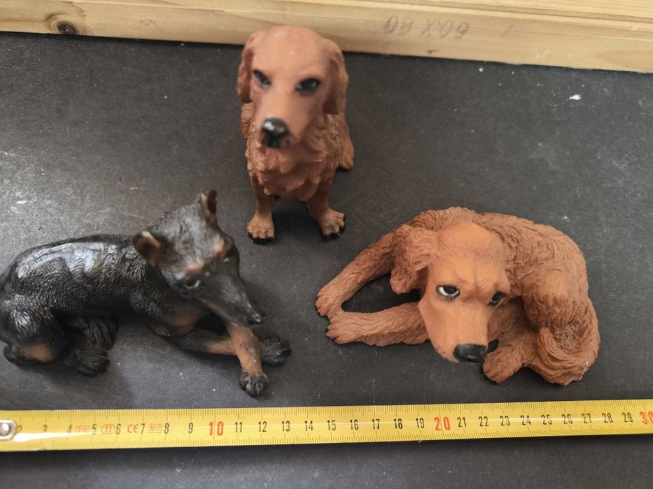 Miniaturas Cães Doberman e Retriever
Lindo conjunto de 3 estatuetas/mi