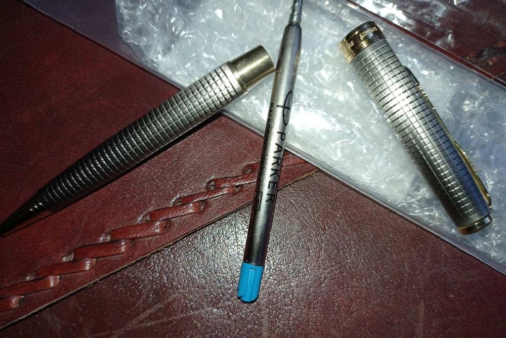 Шариковая ручка Паркер Sonnet Ciselle Gray