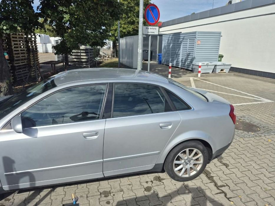 Audi A4 B6 rok 2002 2.0 benzyna