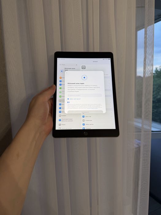 Продам iPad 9 (9-го покоління) 64GB LTE + Wi-Fi MDM