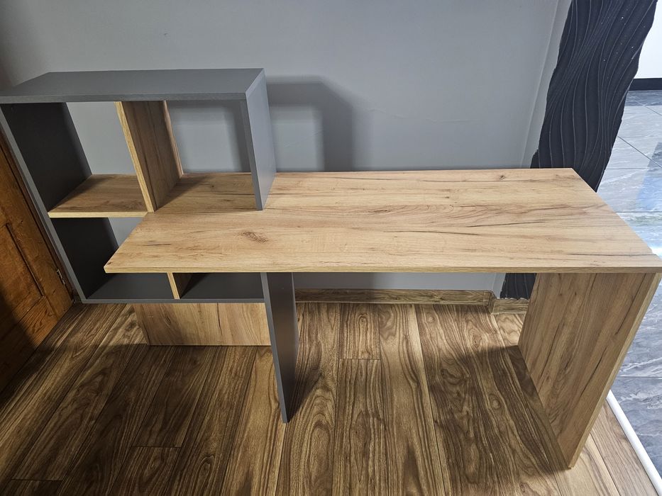Drewniane biurko