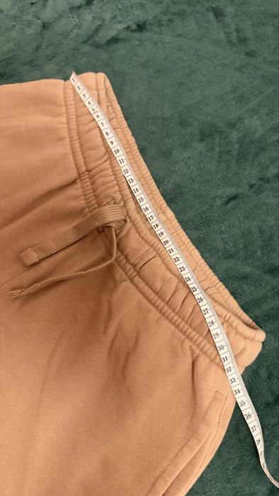 Beżowe spodnie dresowe Nike Cargo