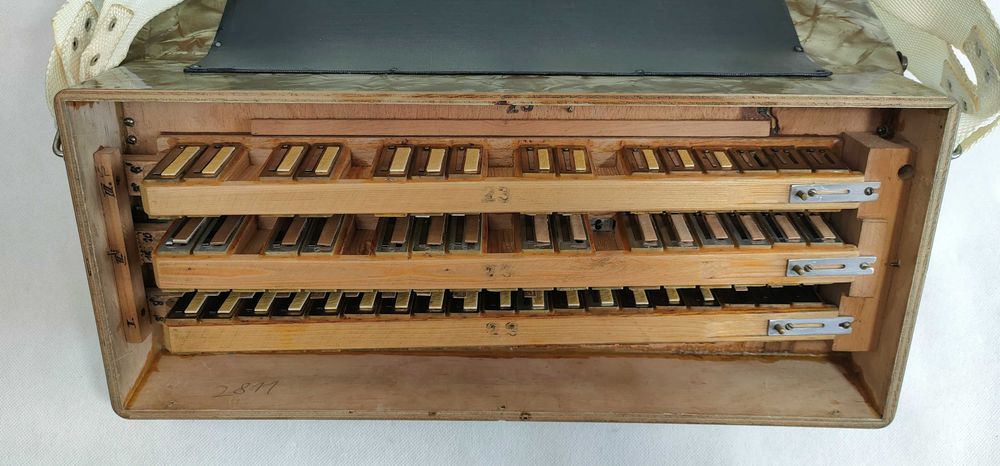 Akordeon Traviata 80 Basów