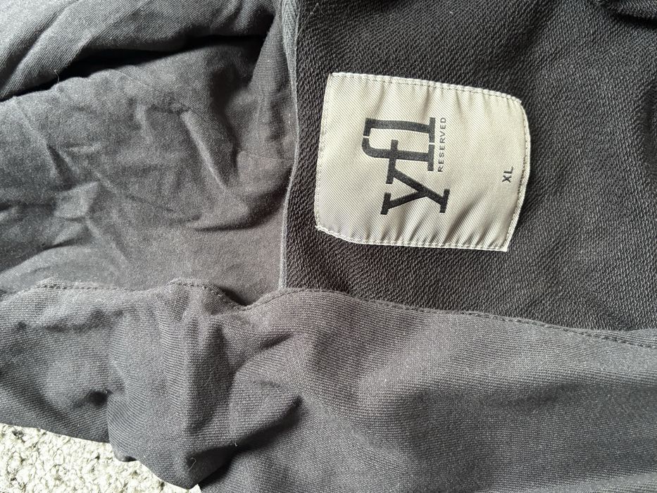 Reserved z kapturem długa czarna rozpinana bluza XL