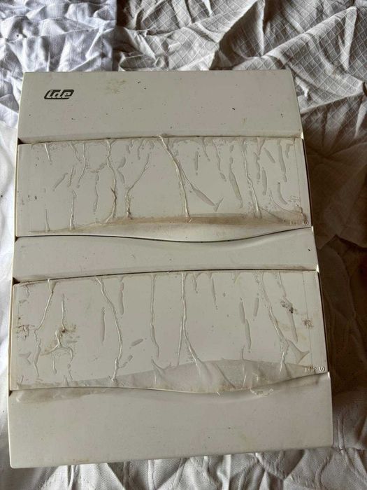 Vendo Quadro Elétrico Exterior Novo - Completo e Pronto para Uso