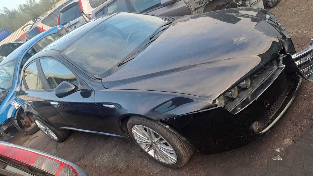 błotnik prawy przód Alfa Romeo 159
