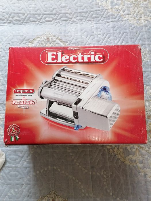 Електрическая машина для нарезки лапши. Слайдер. Италия.