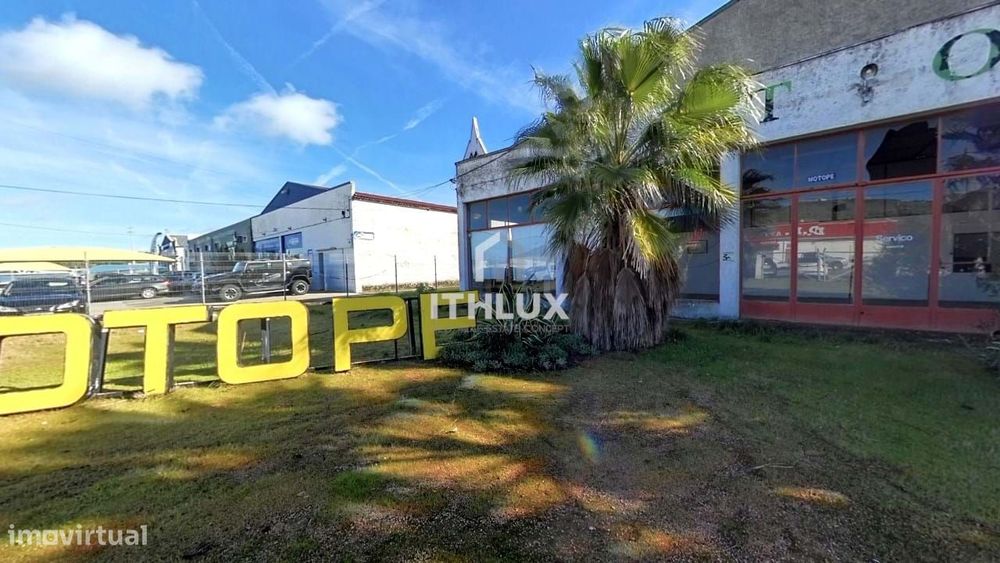 Armazém inserido num lote  com 4.000 m2 - Elvas -Portugal