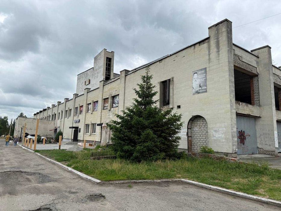 Нежитлові приміщення 1131.9 м2,  Краснокутськ, вул. Миру 152