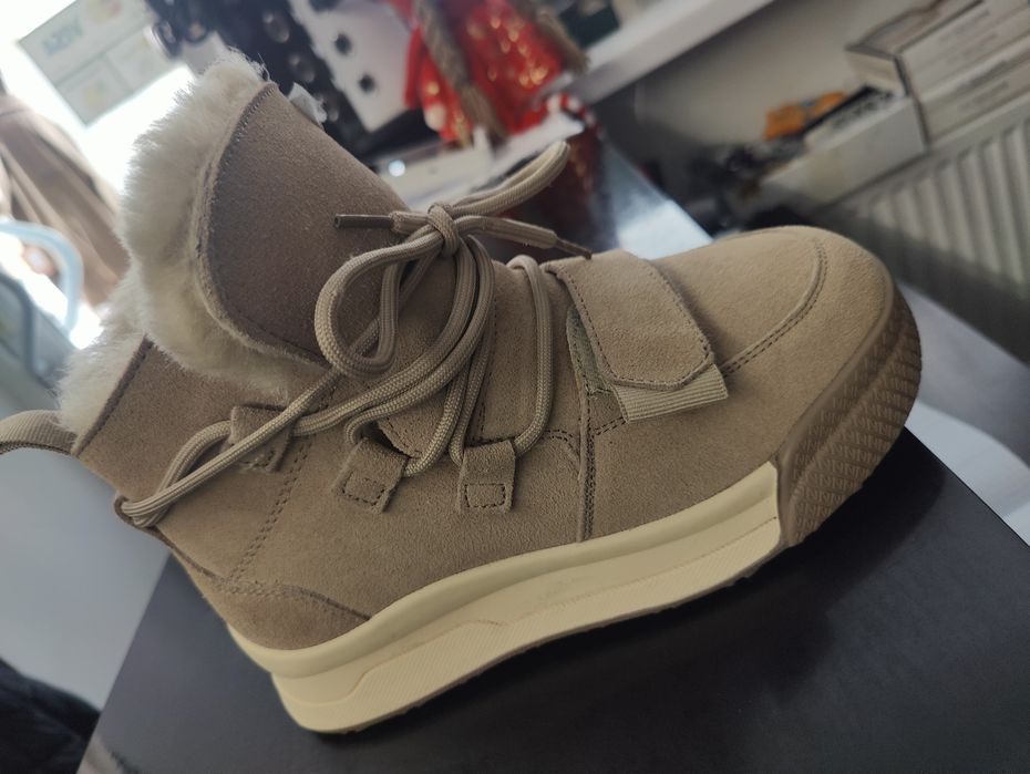 Продам нові сапоги 36,37 р