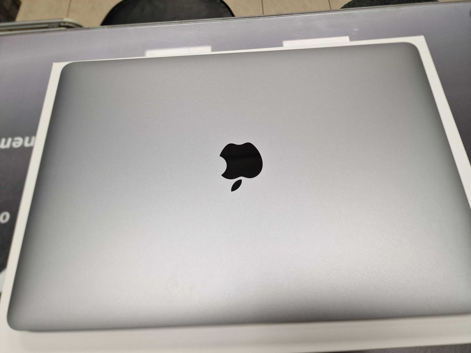 Macbook pro 2020 M1 256GB 8GB シルバー Macbook Pro 13' M1/8gb/256gb w Laptopy, notebooki, ultrabooki