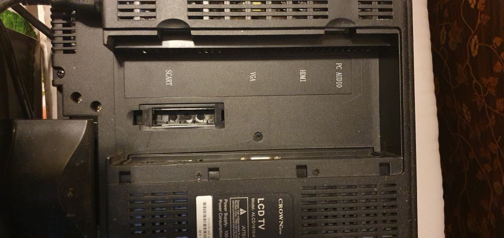 Tv Crown LCD em bom estado