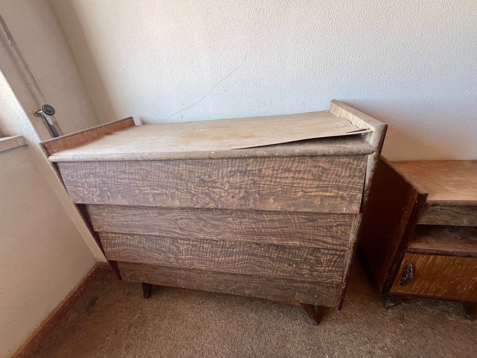 Cama de quarto e cómoda