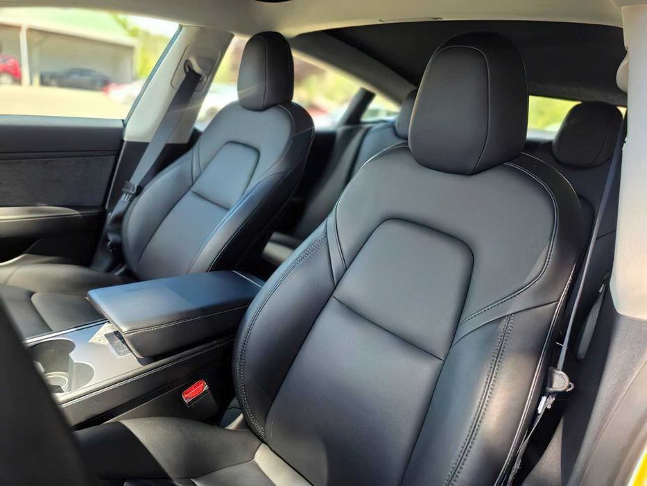 Tesla Model 3 Long Range      2021