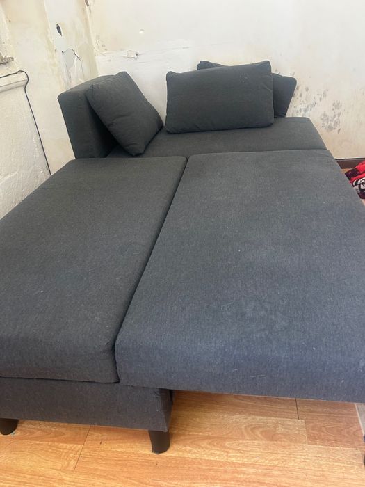 Sofá cama com arrumação